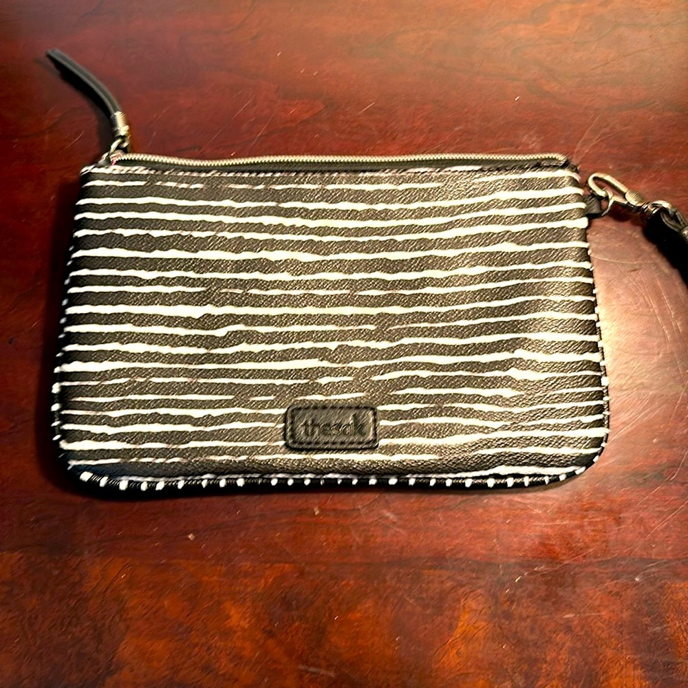 The sak wristlet 9x5